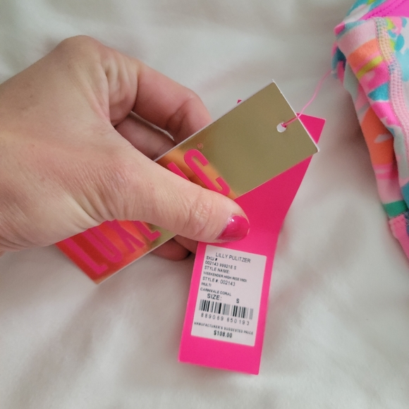 NWT Lilly Pulitzer UPF 50 Luxletic 24" High Rise Weekender Midi Legging NwT - Picture 4 of 13